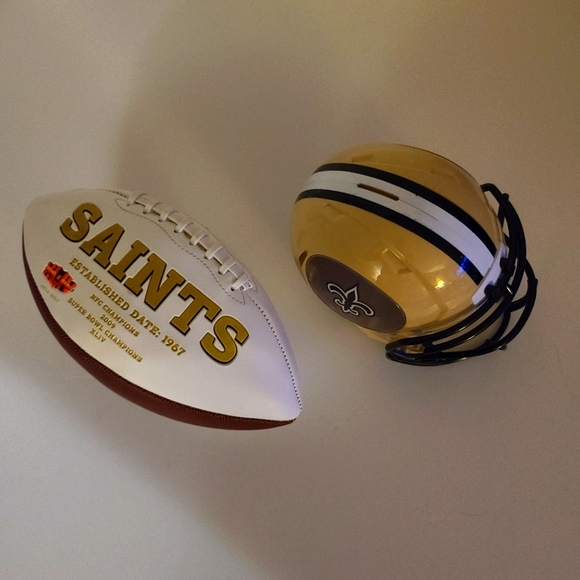 New Orleans Saints limited superBowl Football & piggy Bank collector items - Picture 2 of 9